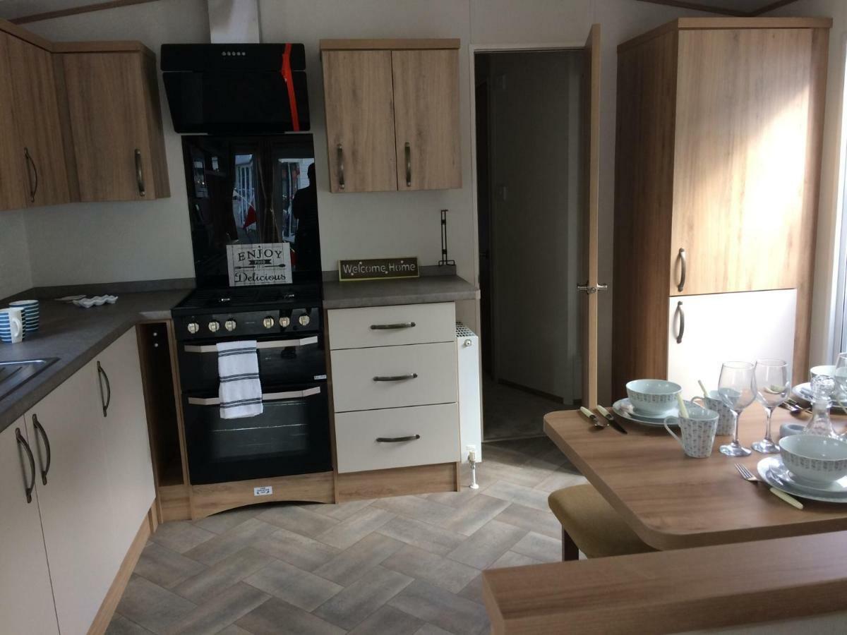 Hastings Holiday Home At Fairlight Lodge Beauport Holiday Park St Leonards-on-Sea Екстериор снимка