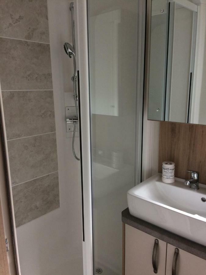 Hastings Holiday Home At Fairlight Lodge Beauport Holiday Park St Leonards-on-Sea Екстериор снимка